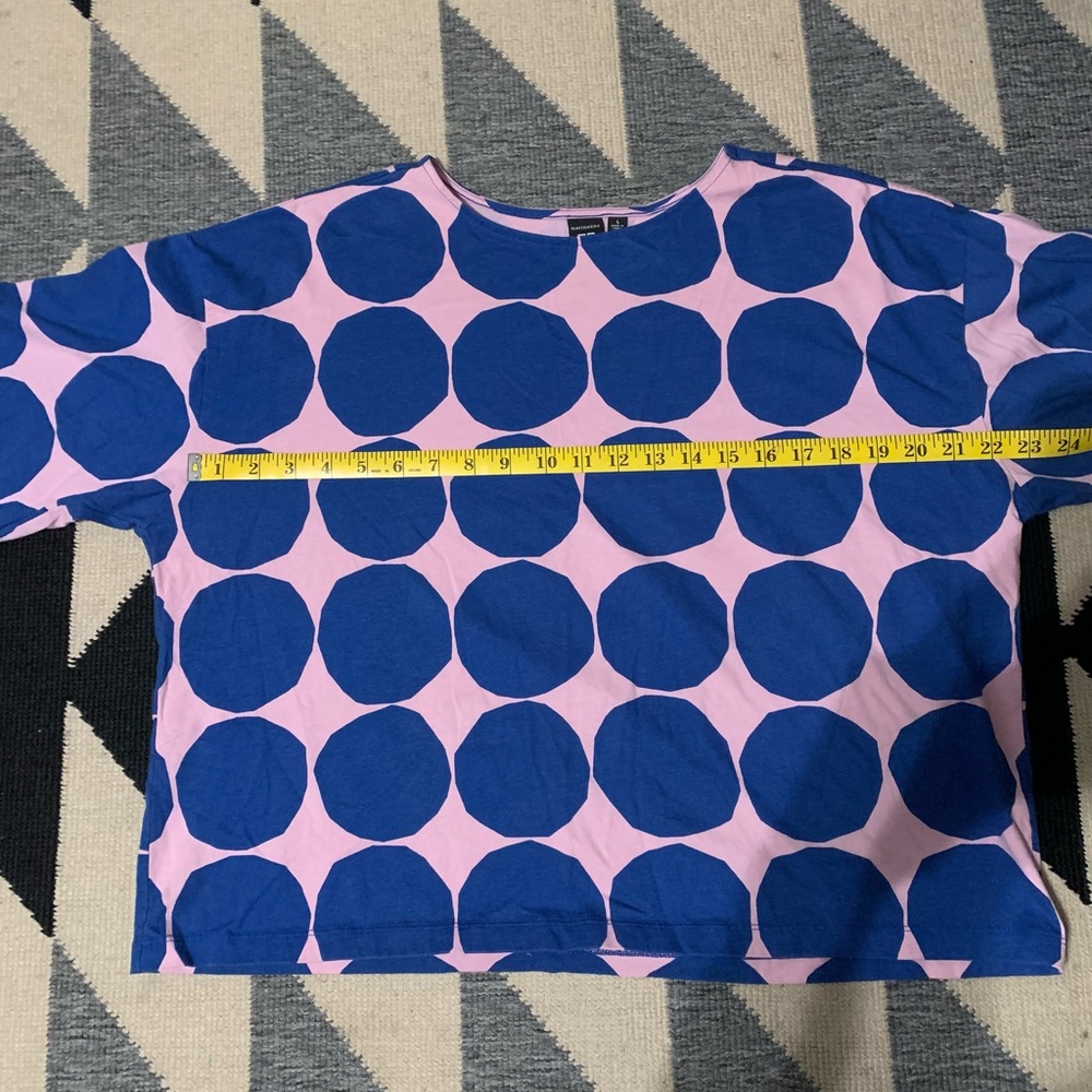 Uniqlo tees. - Picture 7 of 7